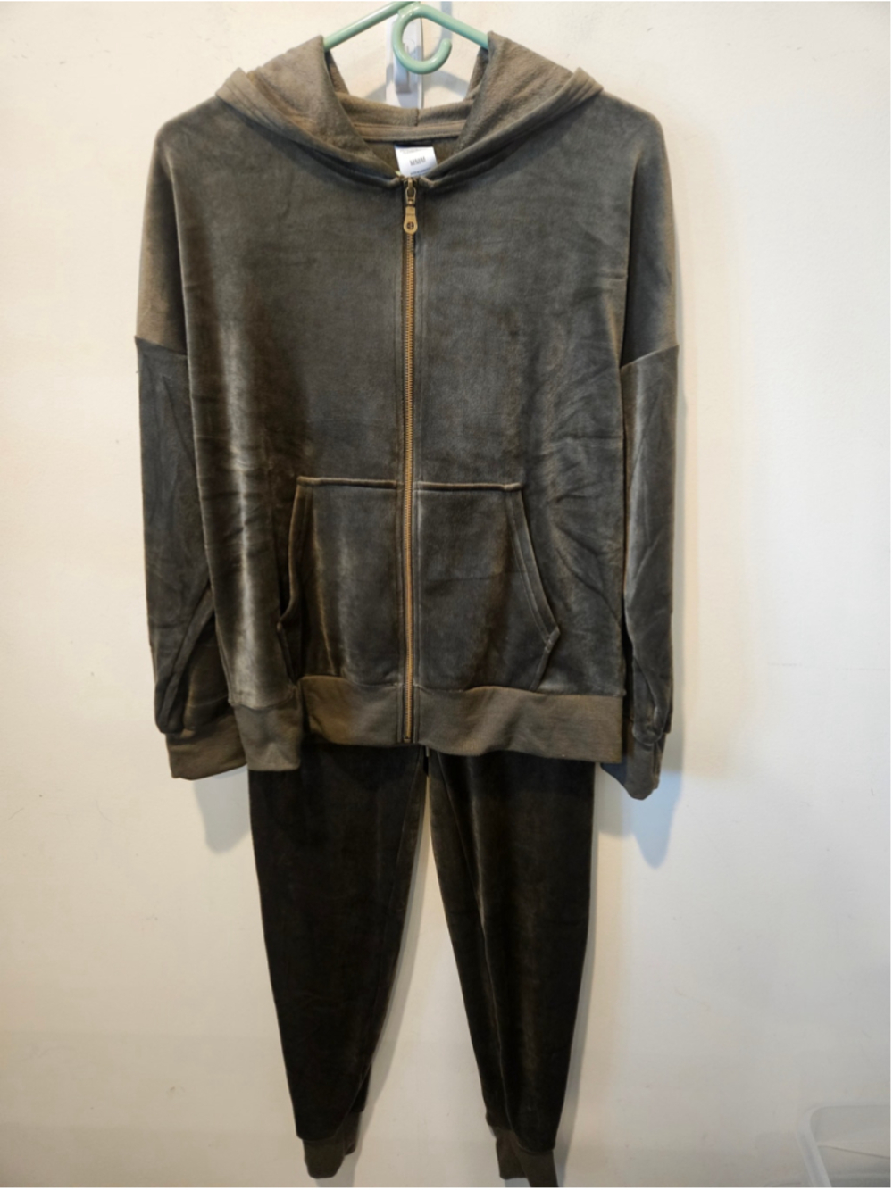 Women's Felina Velour Zip-Up Hoodie & Jogger Set Olive Size M